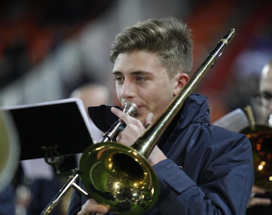 Llanera de Ranes interpreta ‘Amics’ en el Derbi