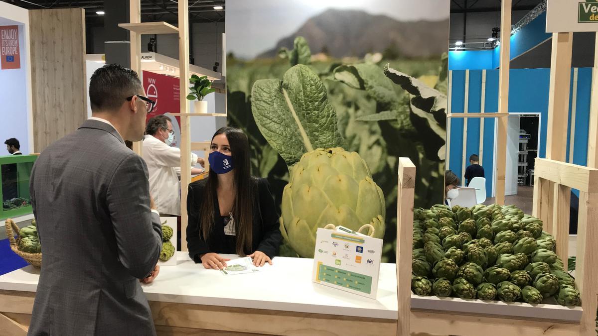 Stand de la Asociación Alcachofa Vega Baja del Segura en la pasada edición de la feria