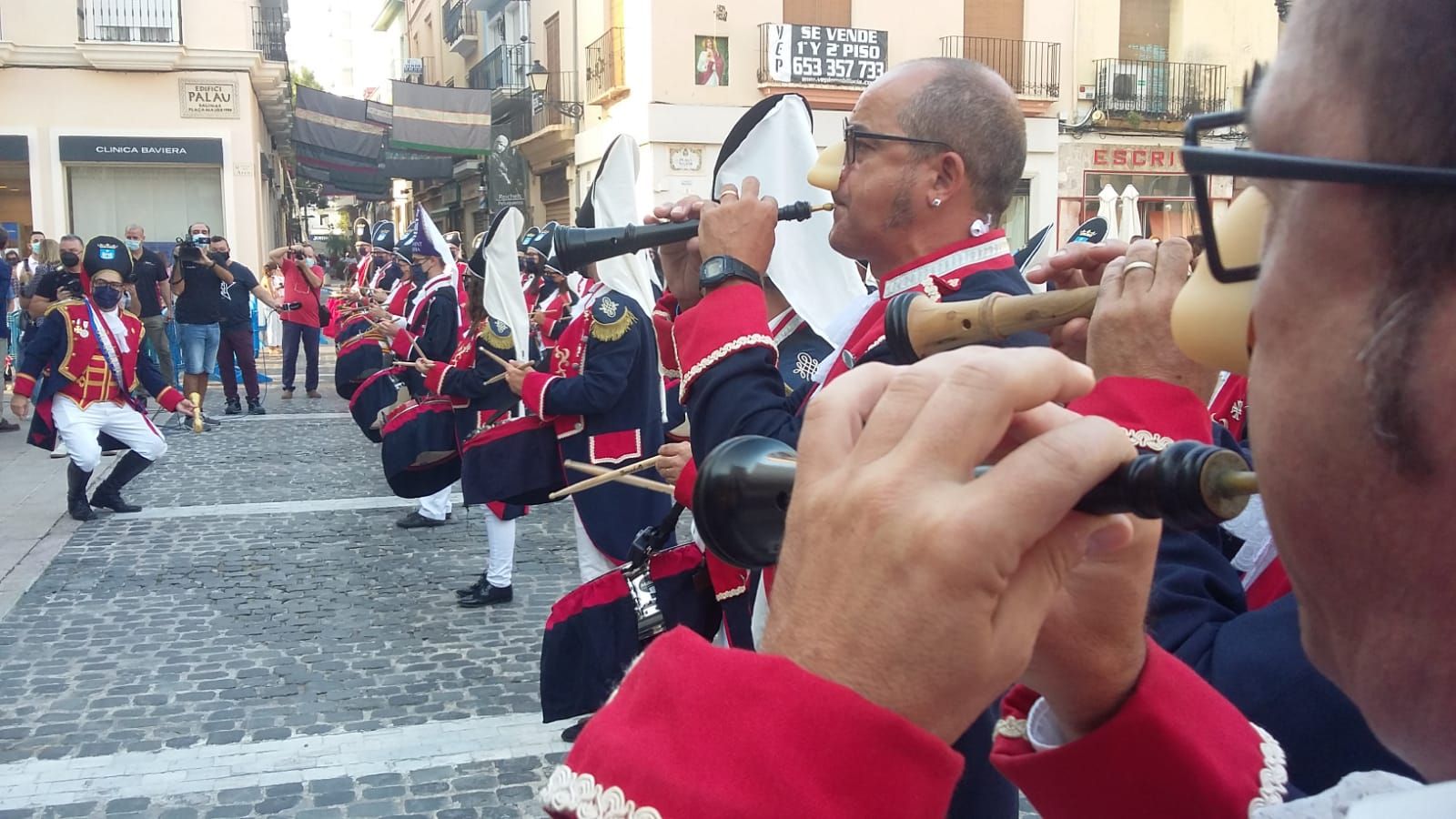 El Tio de la Porra de Gandia da la bienvenida a las fiestas