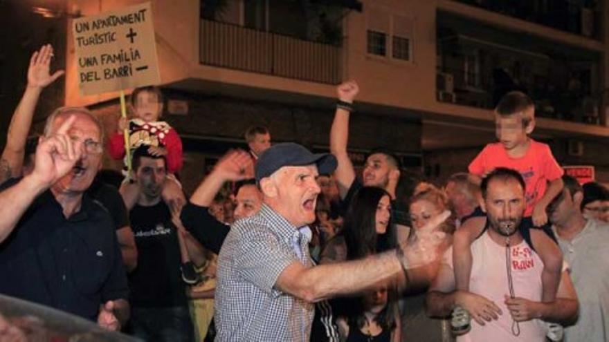 Protesta contra el turismo de borrachera en la Barceloneta