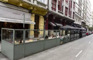 Los hosteleros de A Coruña deberán elegir: terrazas en la acera o en la calzada
