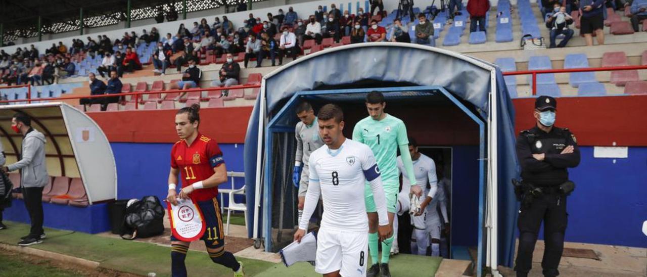 Las dos selecciones salen del túnel de vestuarios. | RFEF