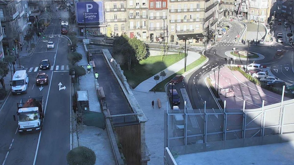 Los vehículos ya no pueden subir hacia Urzáiz por la calle Bajada a la Estación.