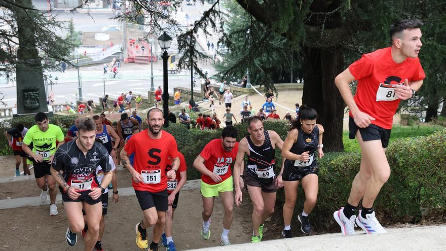 Más de 400 atletas miden sus fuerzas en la Subida ao Castro