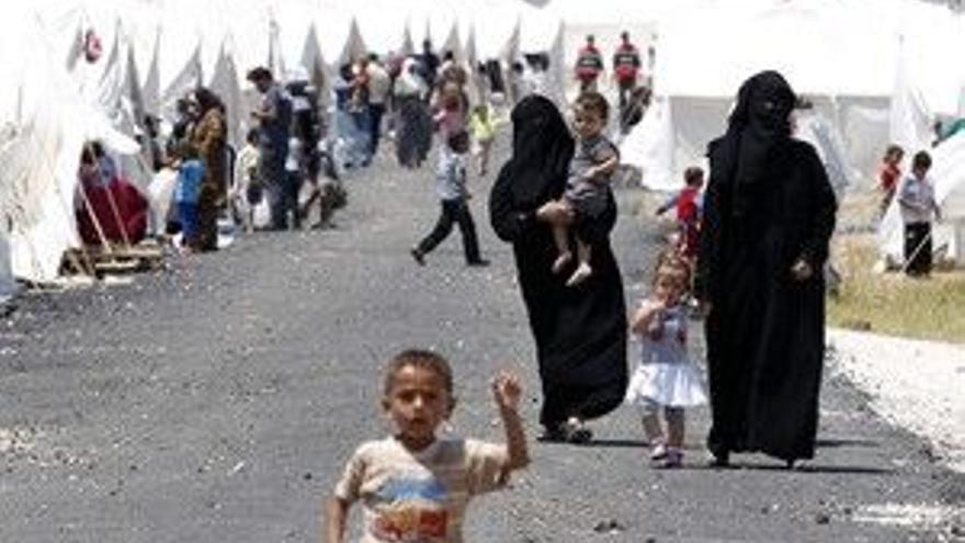 Ascienden a más de 10.000 los refugiados sirios llegados a Turquía