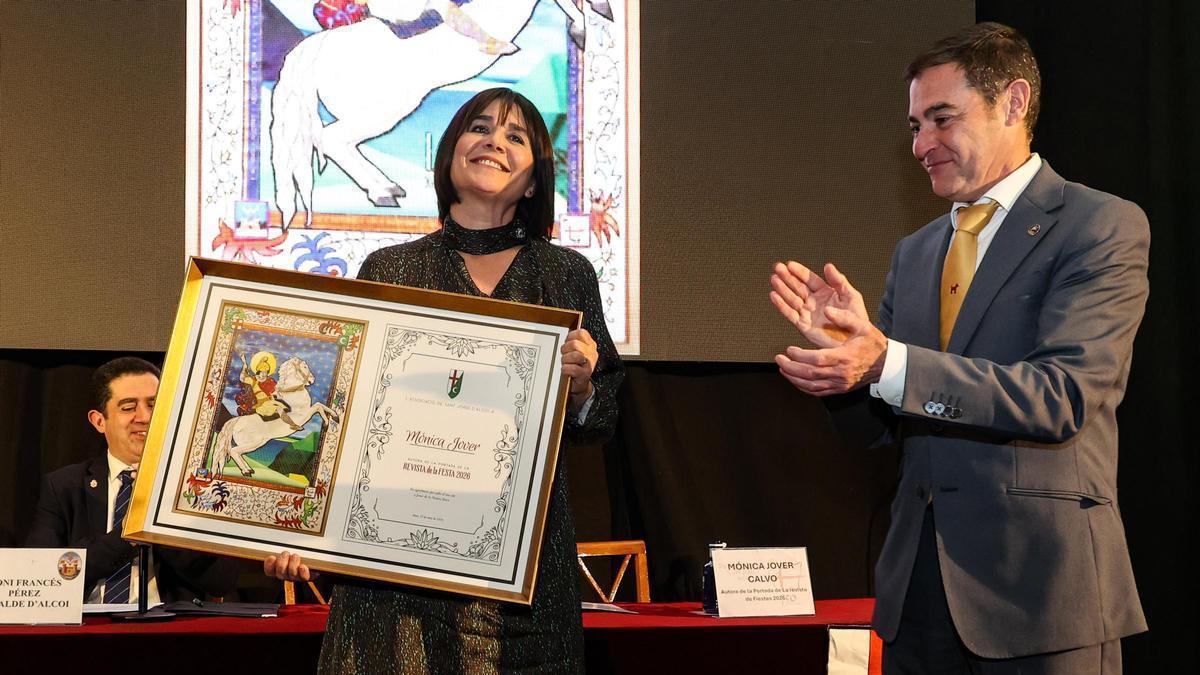 La portada de la Revista de la Festa 2026 de Mónica Jover rinde tributo a Cabrera, Galarza, Solbes y al trabajo de las modistas anónimas