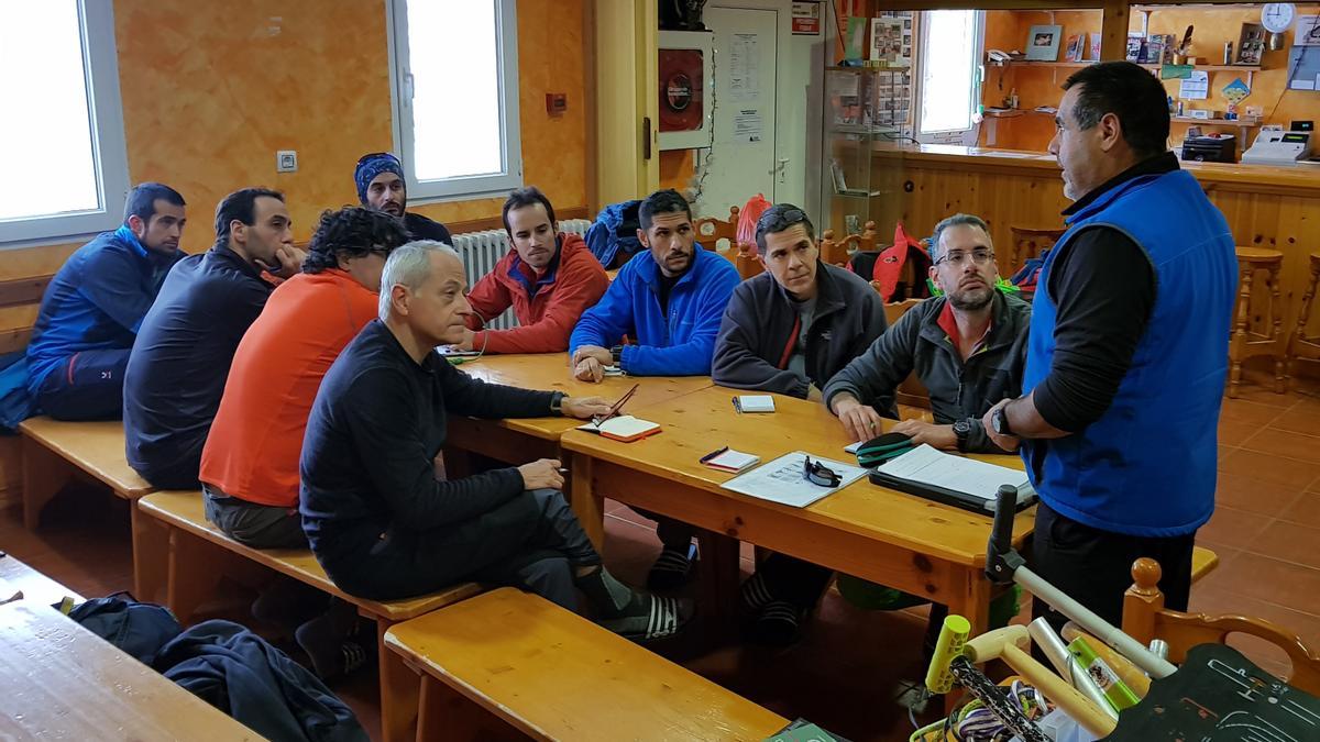 Reunión de formación de técnicos en Gaibiel.