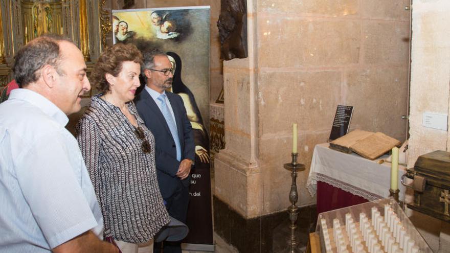 La embajadora de México, Roberta Lajous, visitó la Basílica-Santuario de Caravaca.