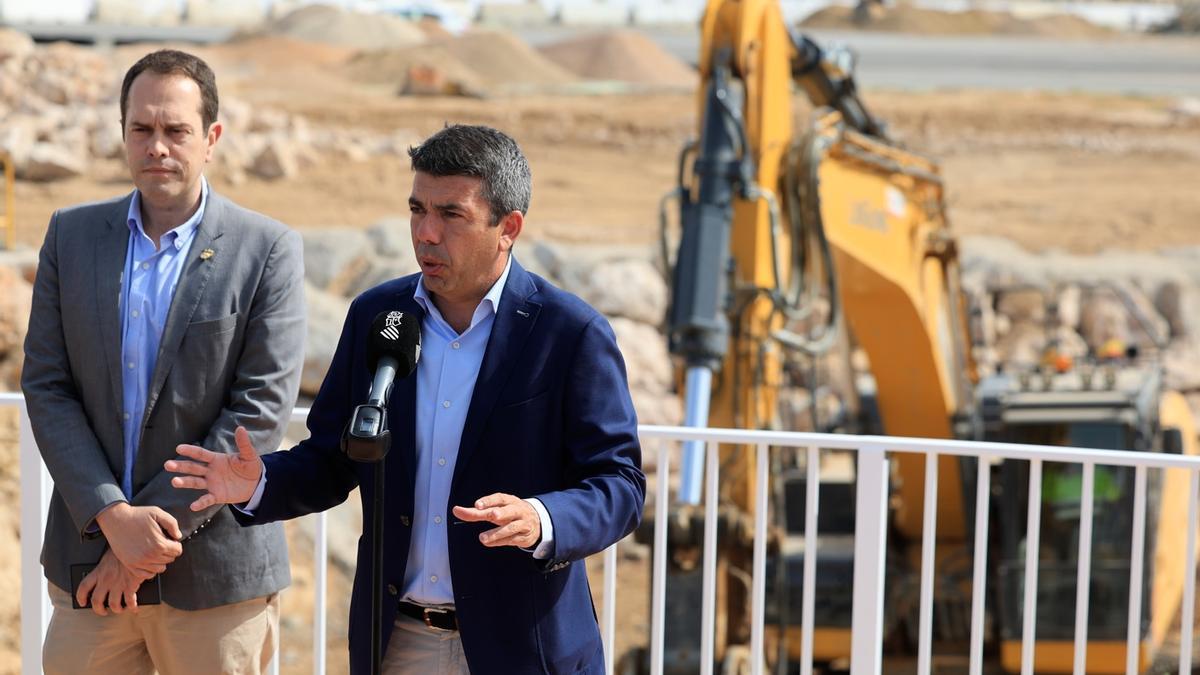 El president de la Generalitat, Carlos Mazón, visita las obras realizadas para reconstruir el acceso al Circuit Ricardo Tormo de Cheste.