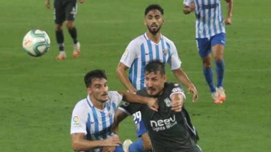 Con dos tantos, el Málaga asegura su permanencia en Segunda.