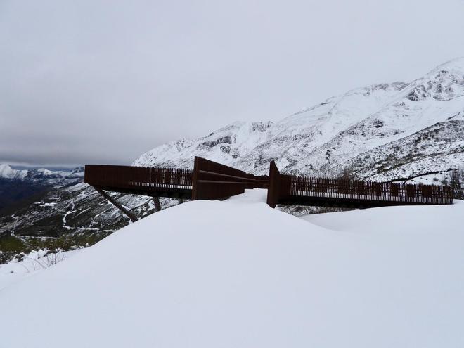 EN IMÁGENES: La estampa navideña que luce Somiedo, uno de los principales destinos del puente festivo en Asturias