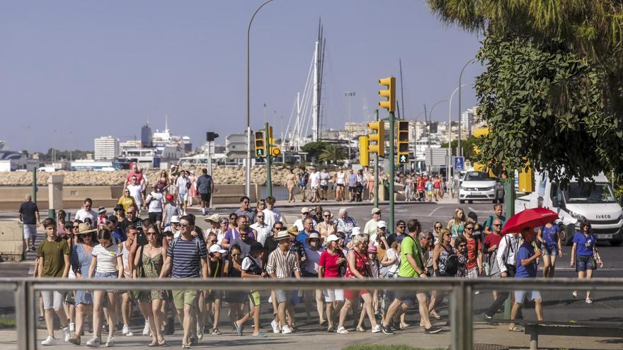 Saturación turística: Palma, sin visos de atajar la masificación con la restricción de las visitas guiadas