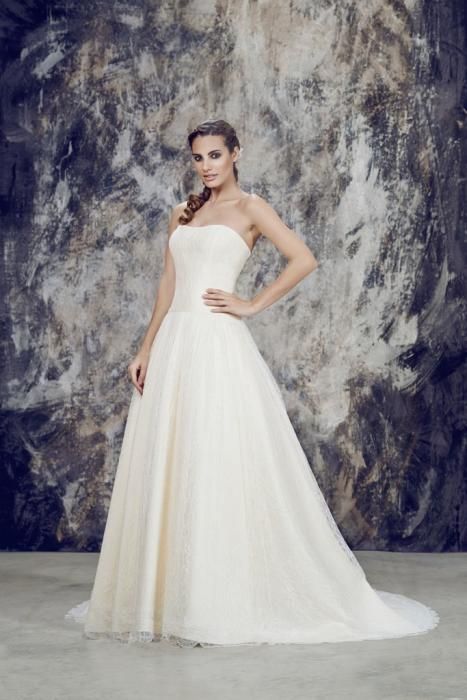 Los exclusivos vestidos de novia de Mireia Vidal
