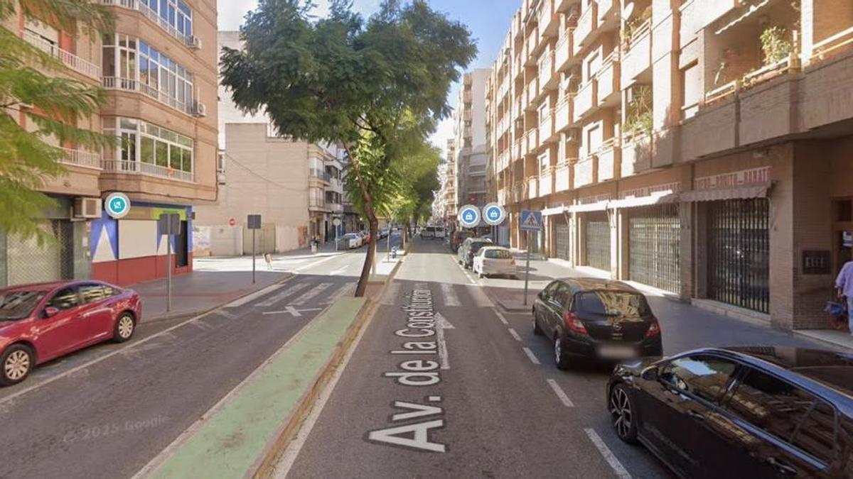 La avenida Constitución de Novelda, donde ocurrieron los hechos.