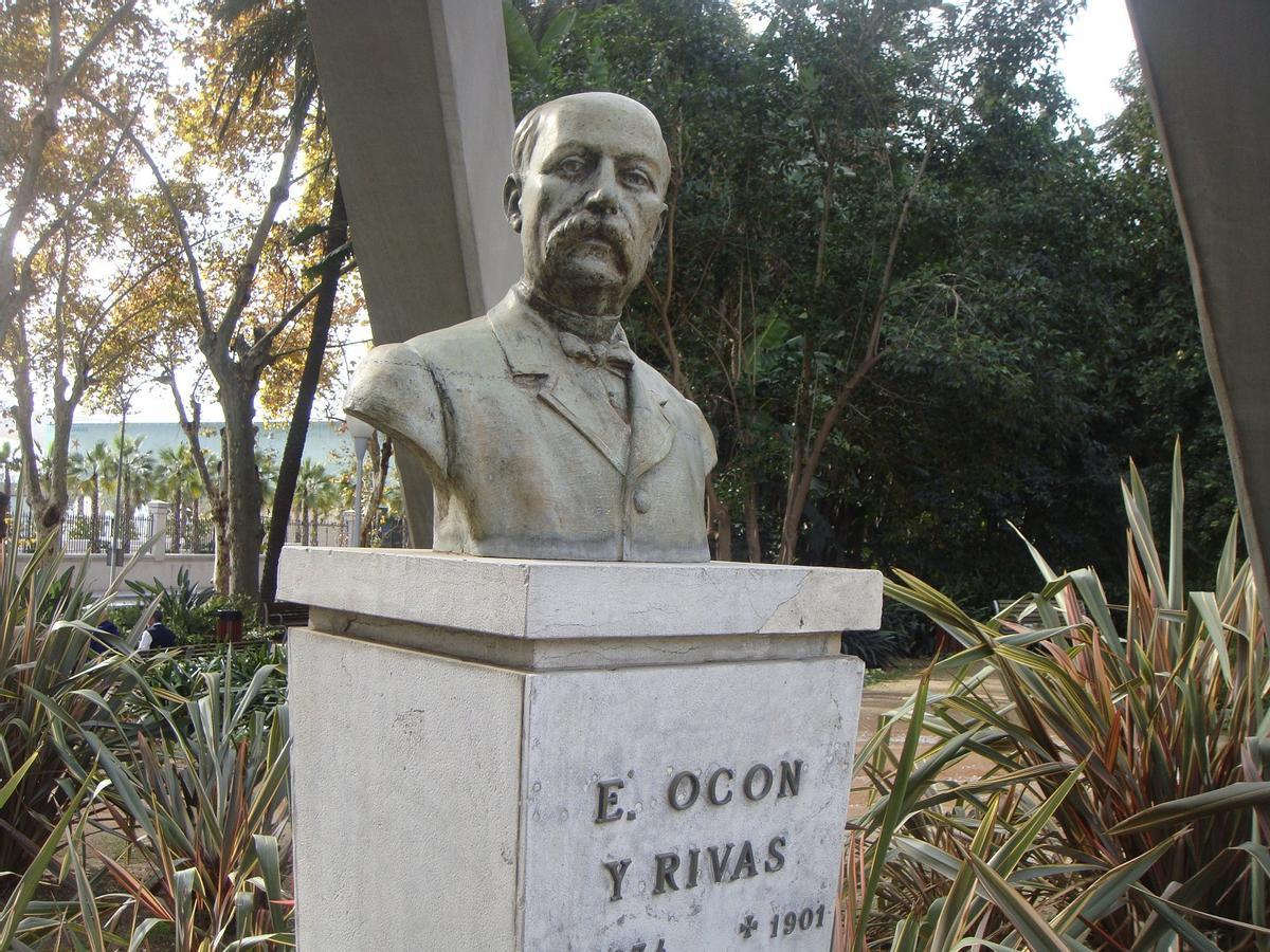 Busto a Eduardo Ocón, junto a su auditorio en el Parque.