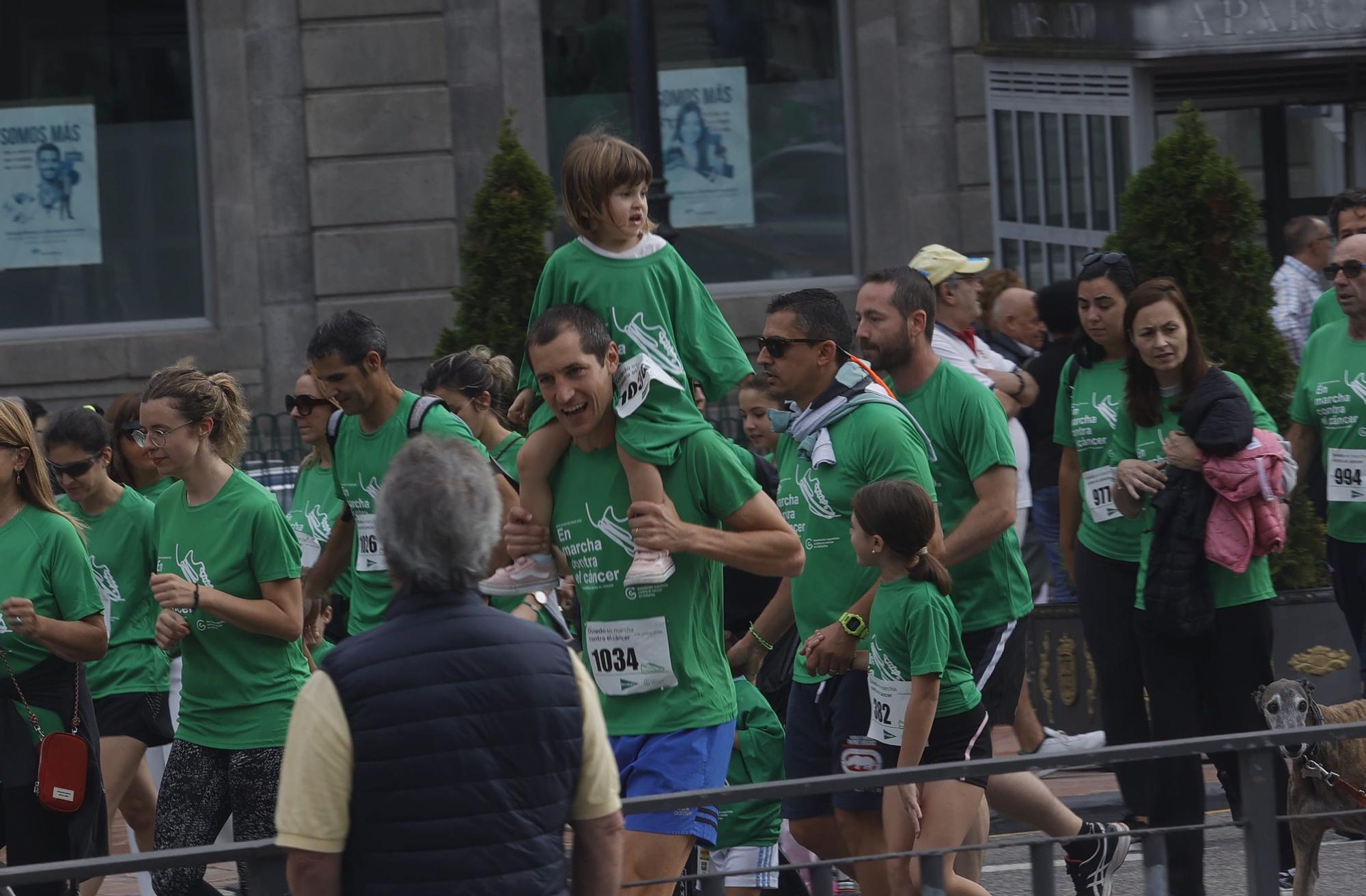 EN IMÁGENES: Asturias se echa a la calle para correr contra el cáncer