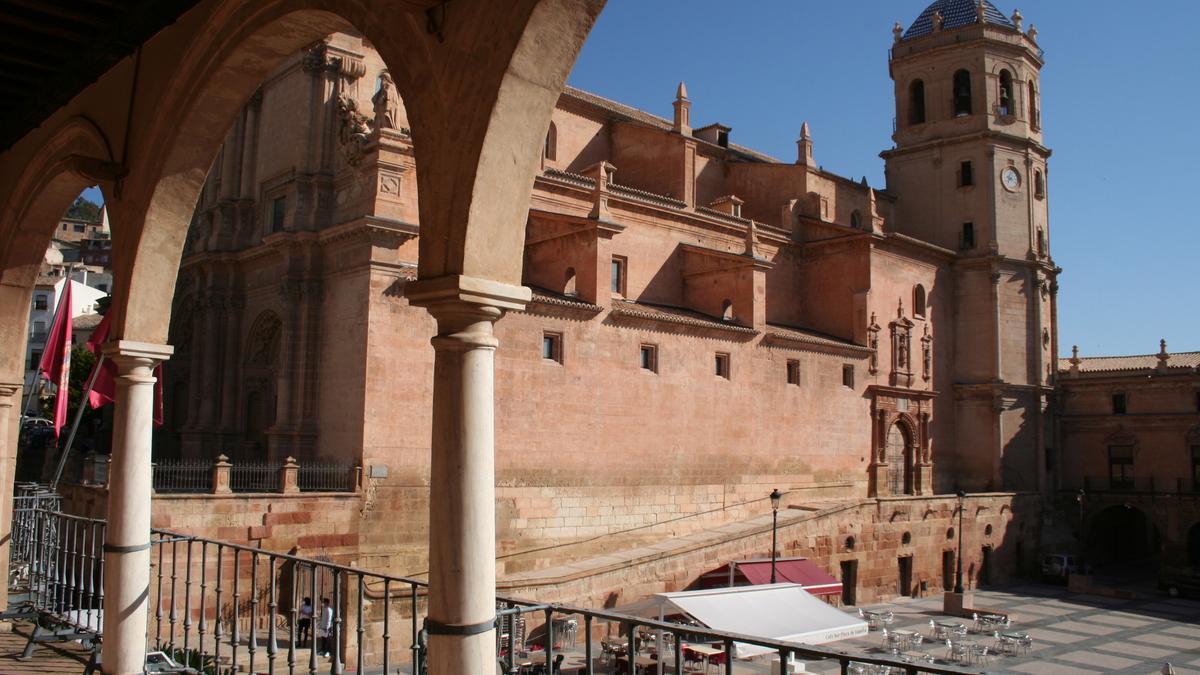 La Plaza de España será el escenario del concierto solidario.