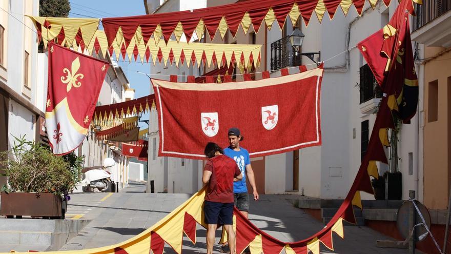 Artesanos del Mercat Vell: «Esperamos que tras la ‘peste’, la Ibiza Medieval llene las calles de gente»