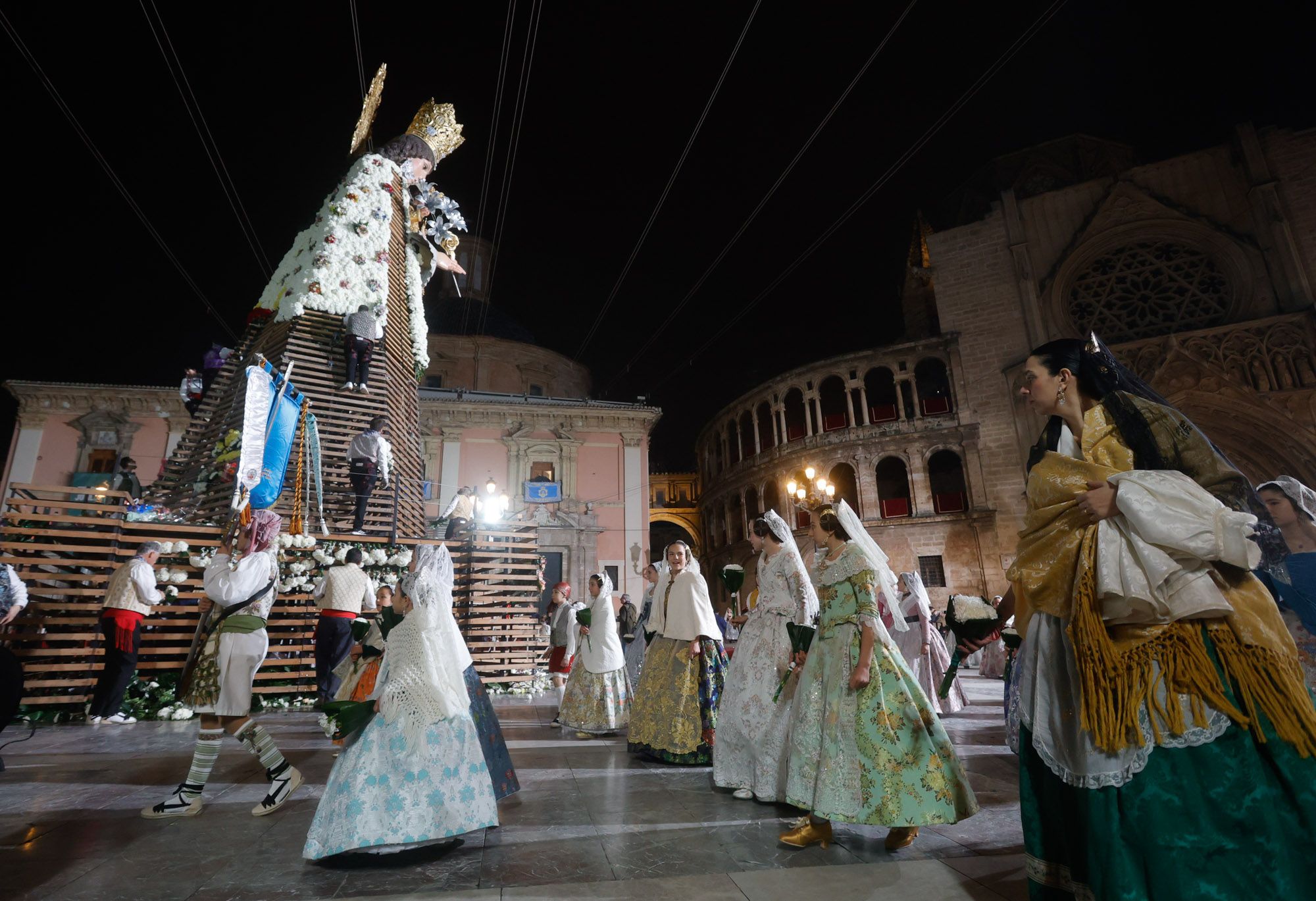 Todas las fotos de la Ofrenda del 17 de marzo por la calle San Vicente de 19:00 a 20:00 horas