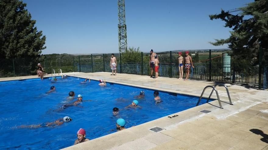 Bañistas en la piscina del Tránsito durante la pasada temporada.