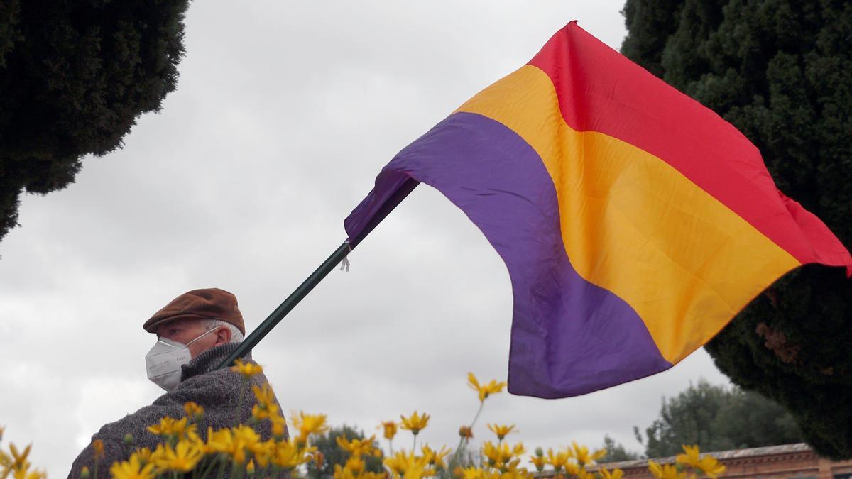 ¡Visca la República del 78! ¡Visca la República del 78!