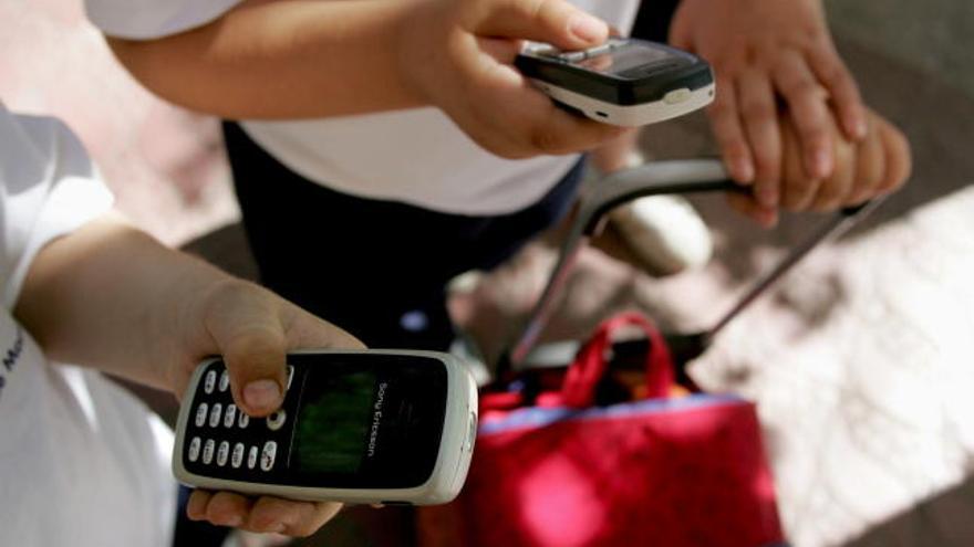 La telefonía móvil pierde más de un millón de líneas en un año