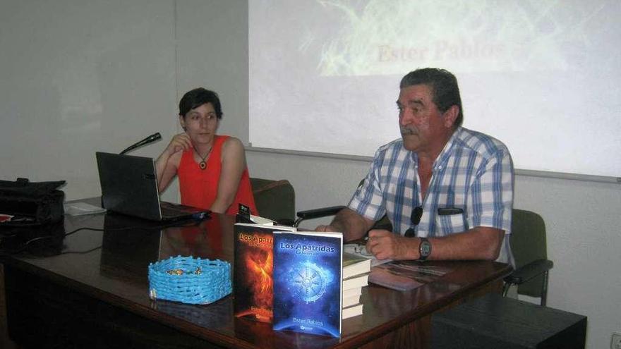 La escritora Ester Pablos presenta su última novela de ciencia ficción