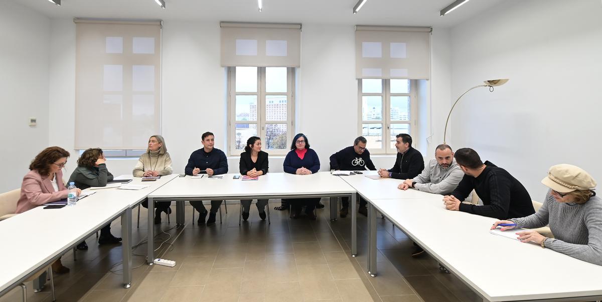 Beamud con los representantes de la hostelería de la capital