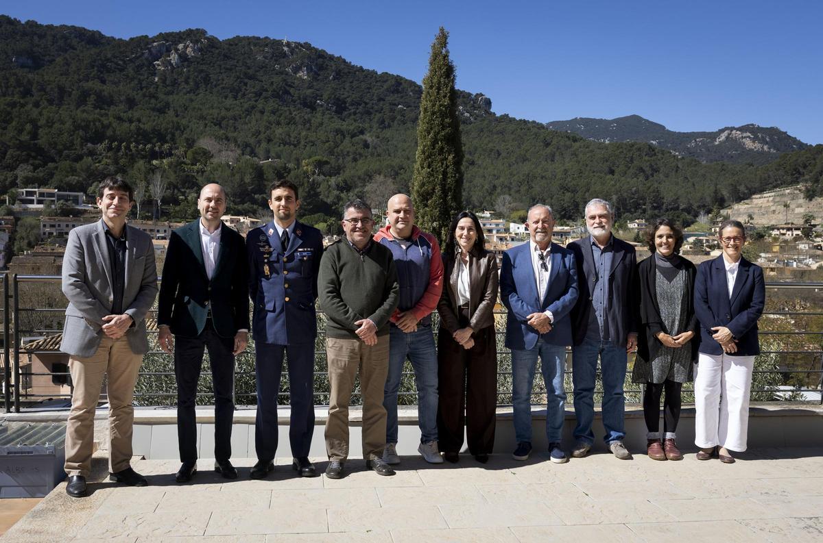 Foto de familia antes de la presentación de los resultados del proyecto en el Imedea.