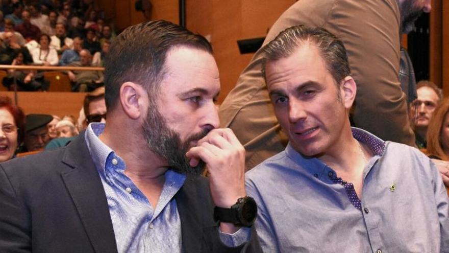 Abascal, junto al secretario general de Vox, Javier Ortega Smith.