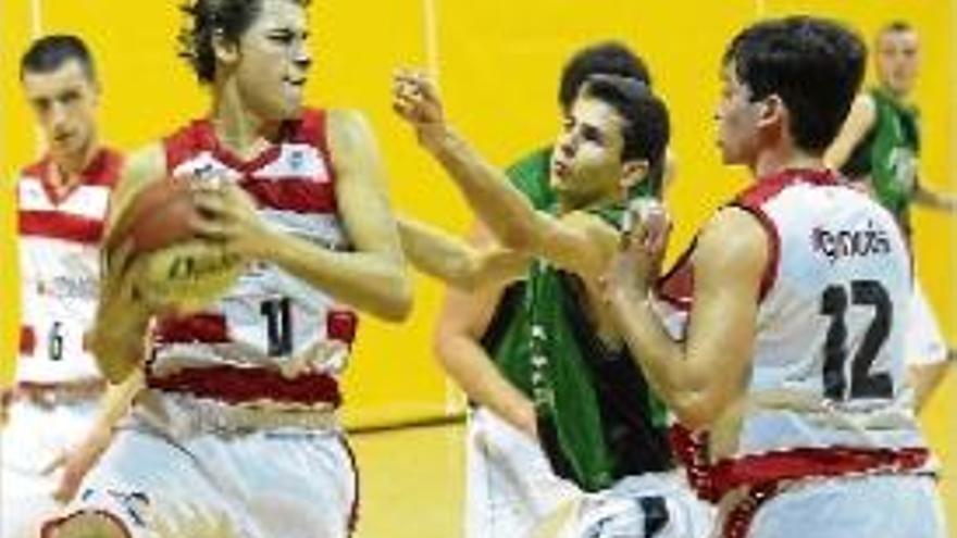 La millor versió del CBiUM supera la Penya al final