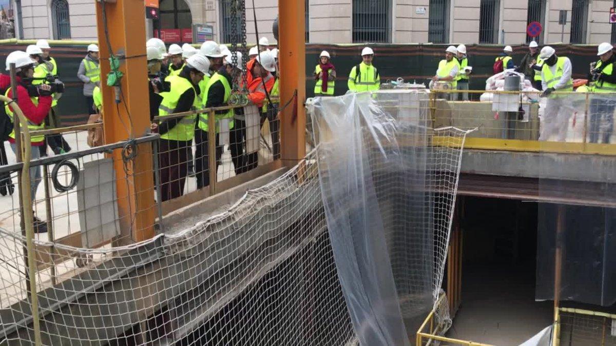 El conseller Damià Calvet visita las obras de la estación de los FGC en la calle Provença