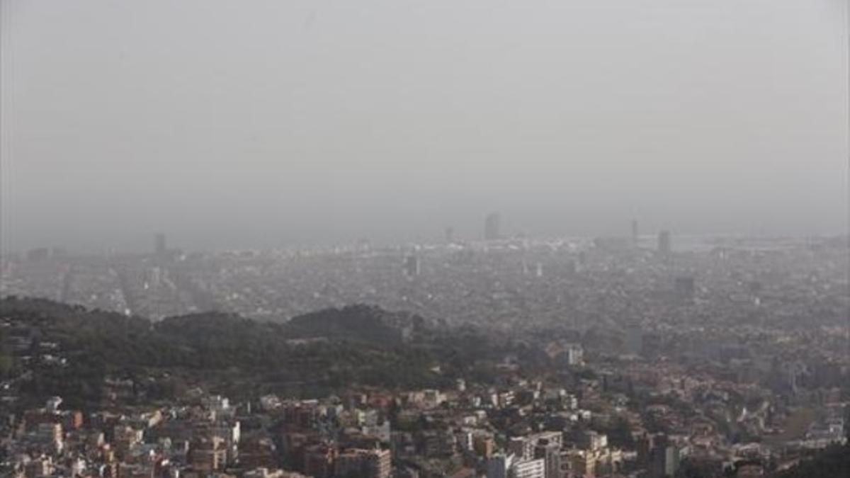 Vista de Barcelona desde Collserola, ayer.