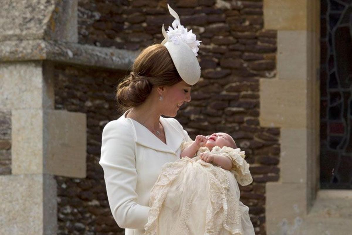 Kate Middleton, la imagen más tierna del bautizo de Carlota