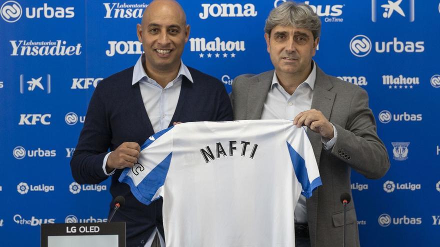 Txema Indias, en el Leganés desde 2015, durante la presentación de Nafti como entrenador ‘pepinero’. | CD LEGANÉS