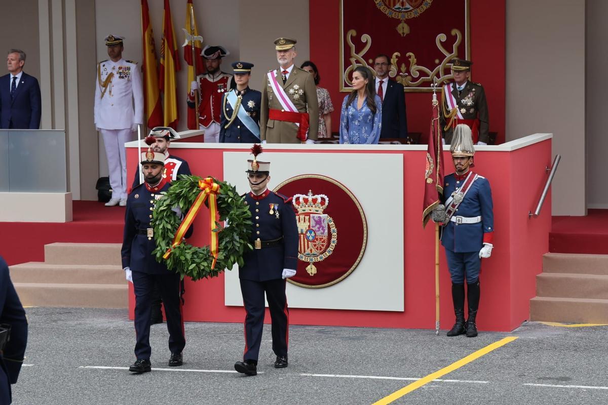 Las mejores imágenes del acto central del Día de las Fuerzas Armadas en Vigo