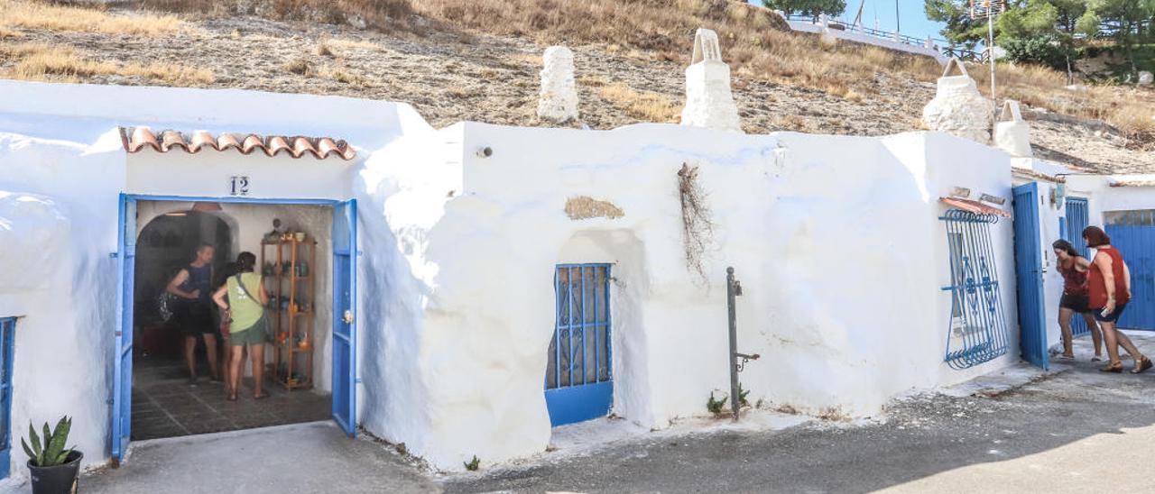 Imagen del exterior de la residencia, en la parte baja del zoco.