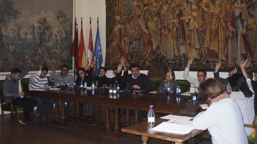 El Pleno reconoce facturas adeudadas a proveedores por valor de 188.991 euros