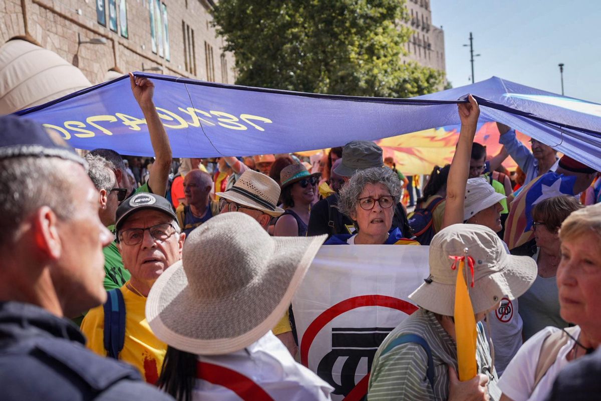 Protestas en Montserrat por la visita de los Reyes de España