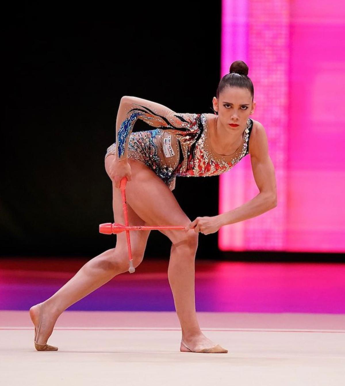 La gimnasta Polina Berezina durante el Mundial de València 2023.
