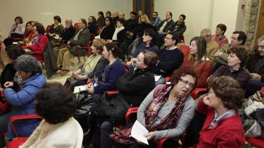 Asistentes, ayer, a la sesión de debate organizada por el Club LA NUEVA ESPAÑA de Gijón. | juan plaza