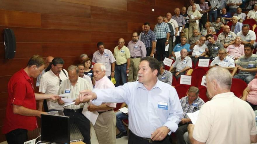 Los hacendados se preparan para una nueva junta  caliente por la venta de agua