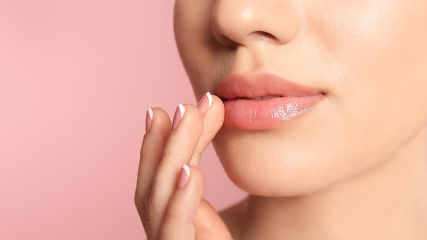 ¿Eres de los que no protege los labios del Sol? Descubre los secretos para cuidarlos en verano