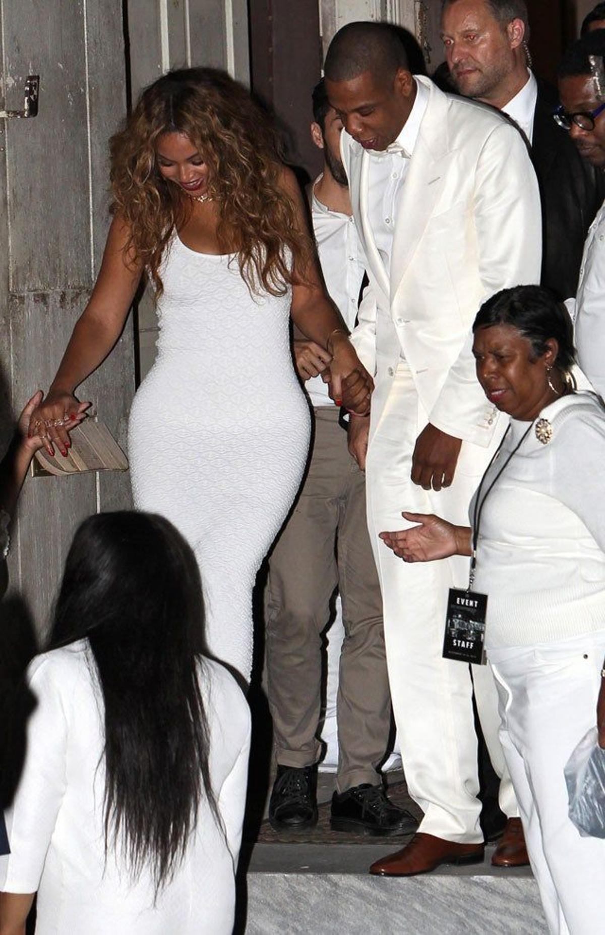 Beyoncé y Jay Z salen de la iglesia para unirse a la fiesta post boda de Solange