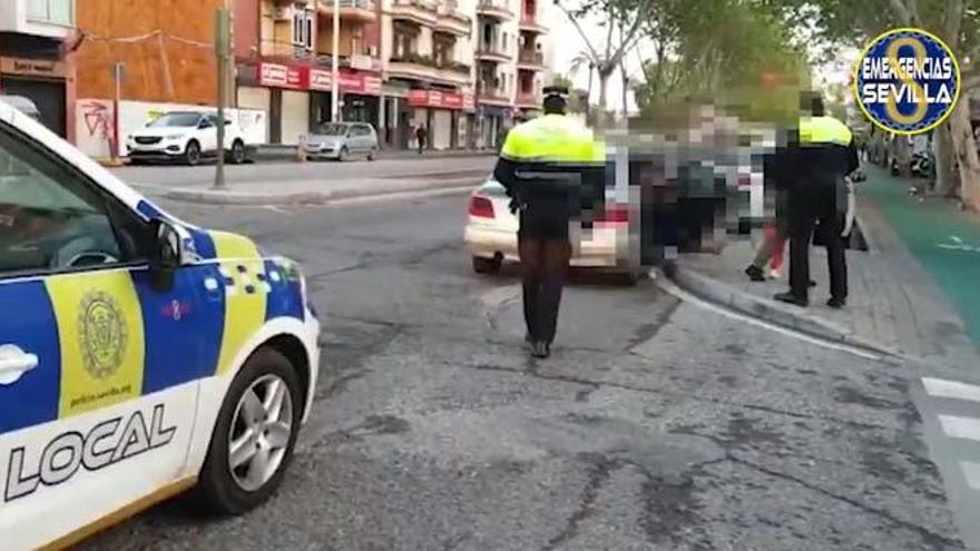 La Policía multa un coche en Sevilla con ocho personas dentro