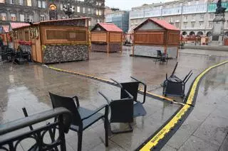 Temporal en A Coruña: el fuerte viento multiplica las incidencias de los bomberos por toda A Coruña