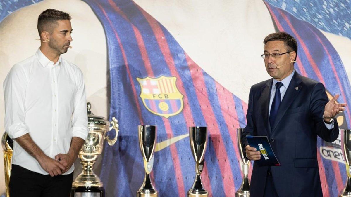 Juan Carlos Navarro junto a Josep María Bartomeu