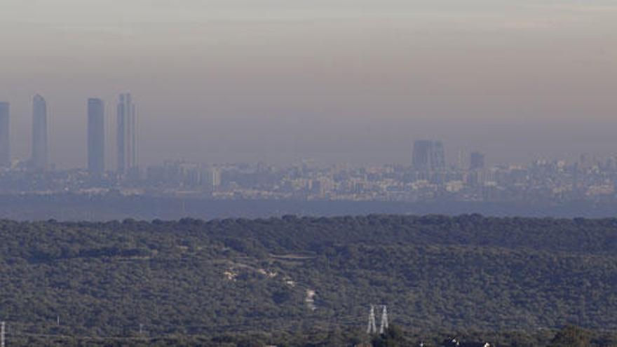 Vista de la capa de contaminación que cubre Madrid.