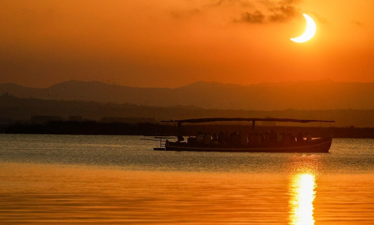 Así ha sido el eclipse de sol total en la Comunitat Valenciana