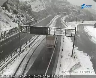 Nieve en mayo en la autopista del Huerna